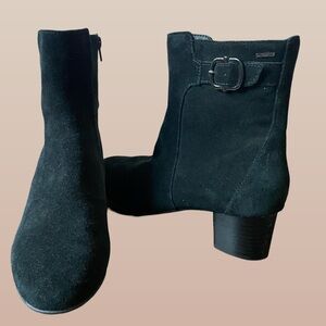 Clark’s waterproof leather suede heel booties, size women’s 9.5